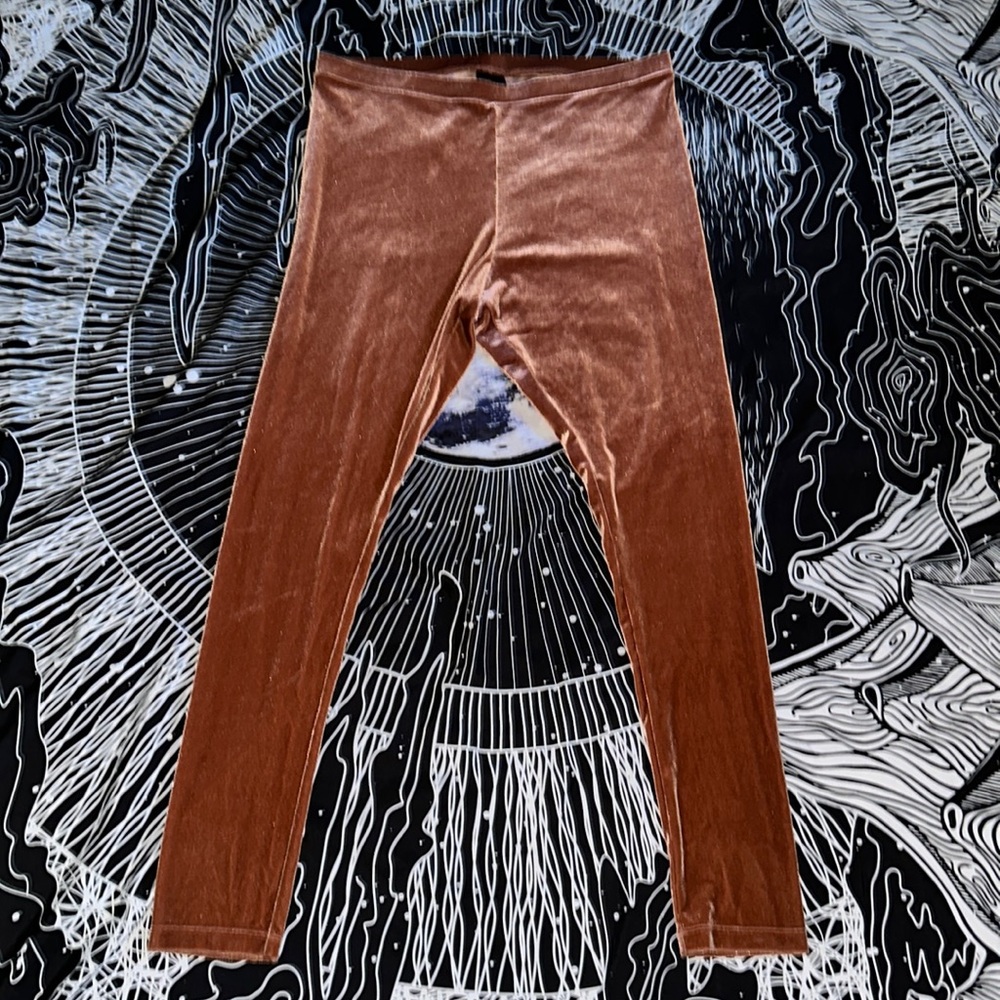 Women’s pumpkin latte colored H&M faux velvet soft pull on leggings size XL